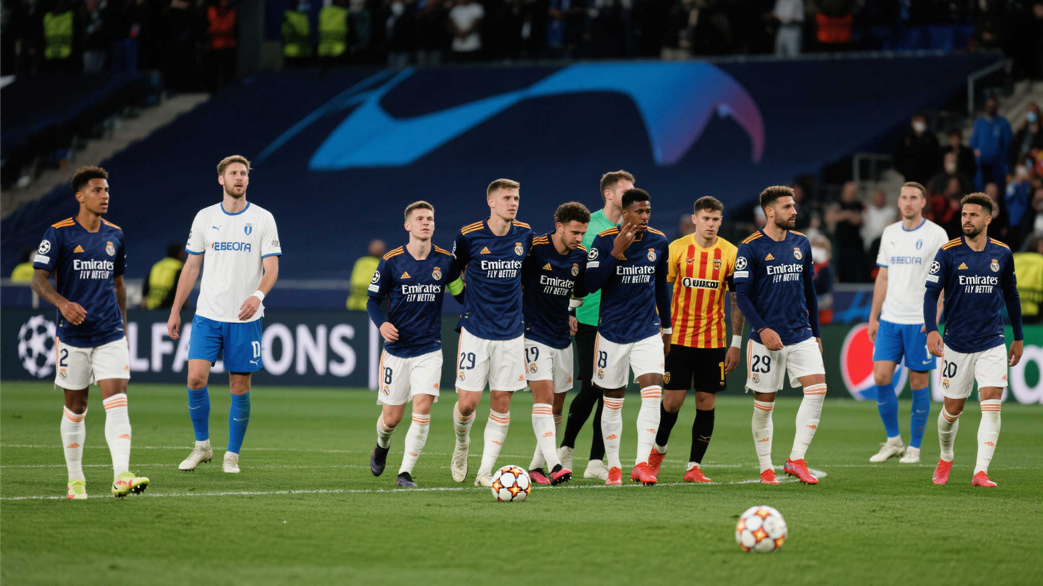 0-1！欧冠霸主折戟沉沙，球迷热议：纪律制胜